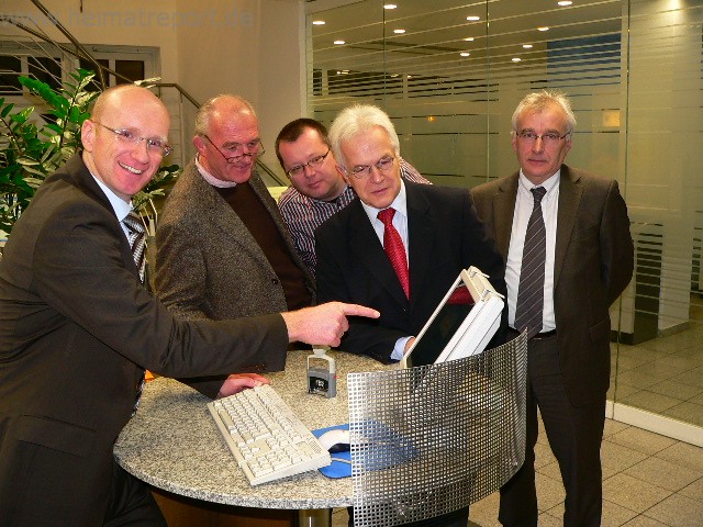 Aufsichtsrat und Vorstände der Volksbank Erle (von links) Ralf Steiger, Johannes Böckenhoff, Georg Göllmann, Werner Torringen sowie Ludger Hüging.